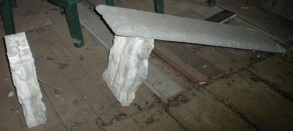 1969.4095 bench front view