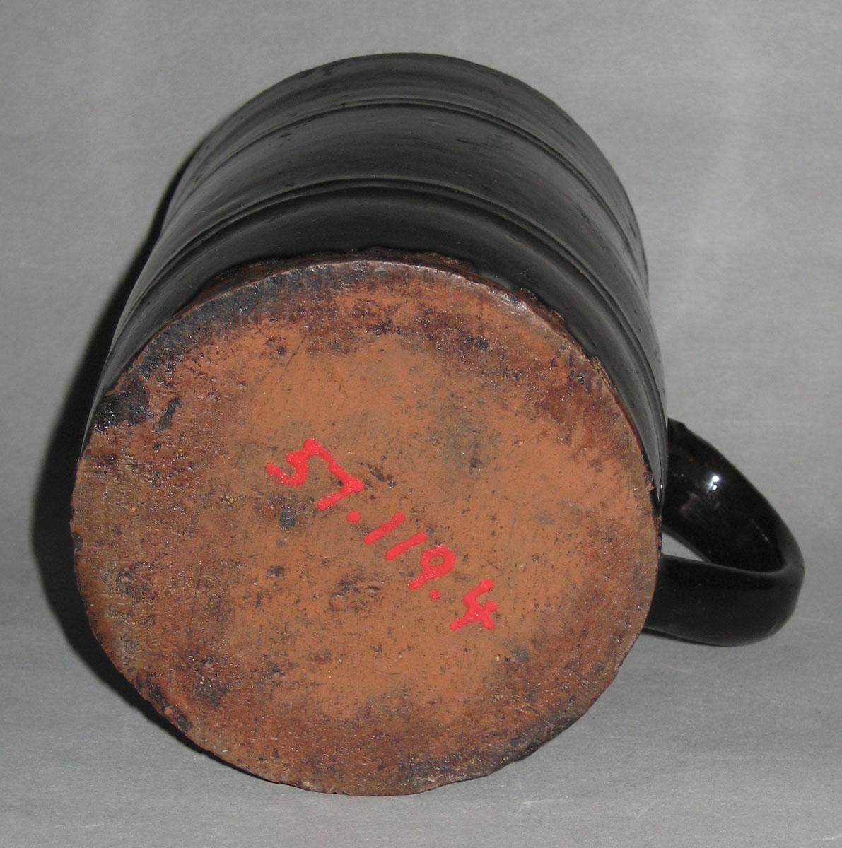 1957.0119.004 Mug (bottom)