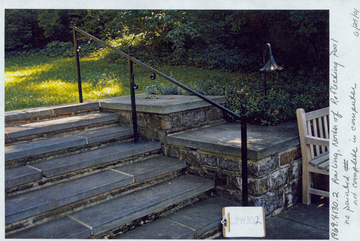 1969.4130.002 Railing