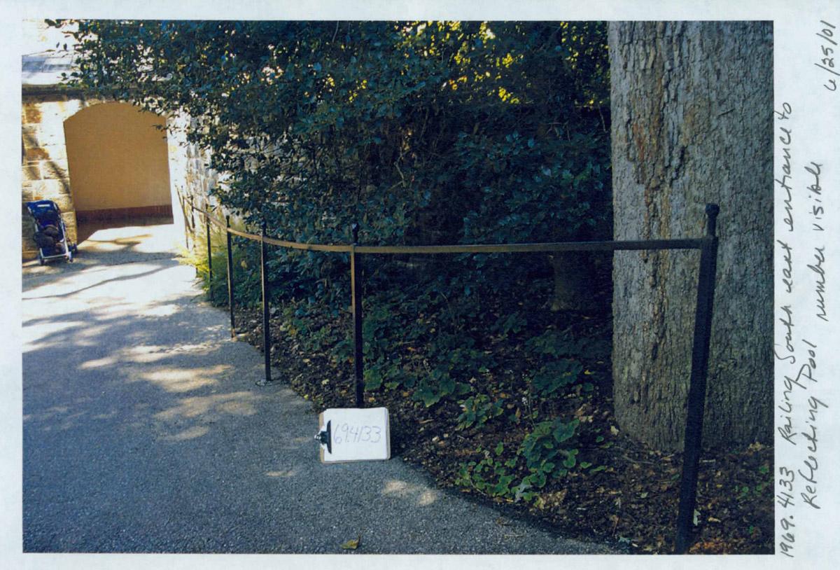 1969.4133 Railing