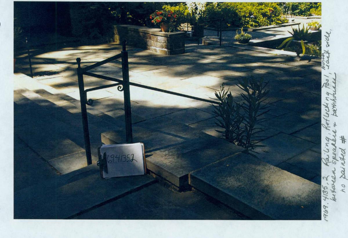 1969.4135.002 Railing