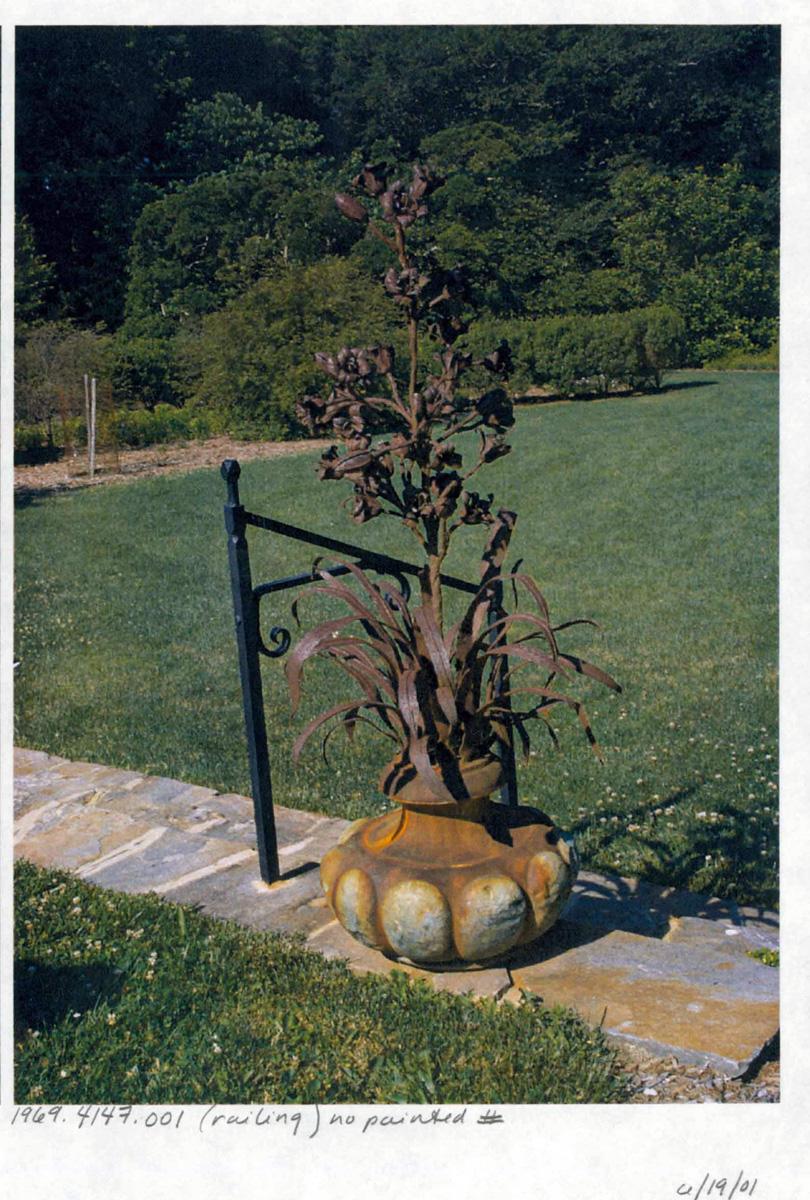 1969.4147.001 Railing (view 2)