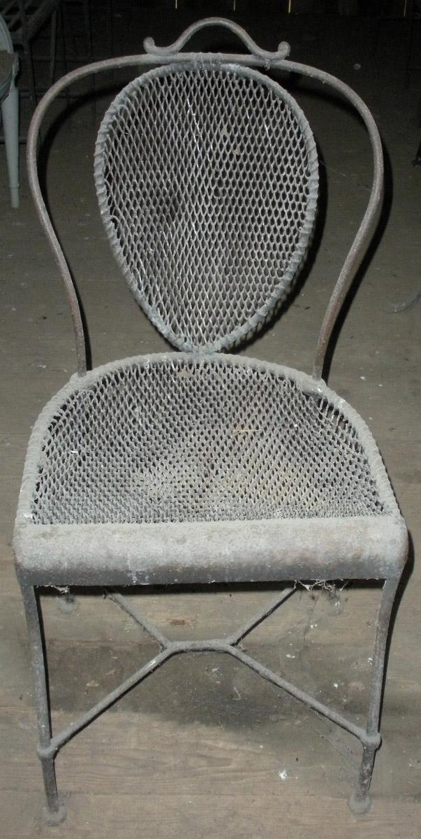 1969.4162.002 chair front view