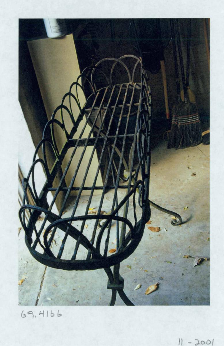 1969.4166 Plant stand (view 4)
