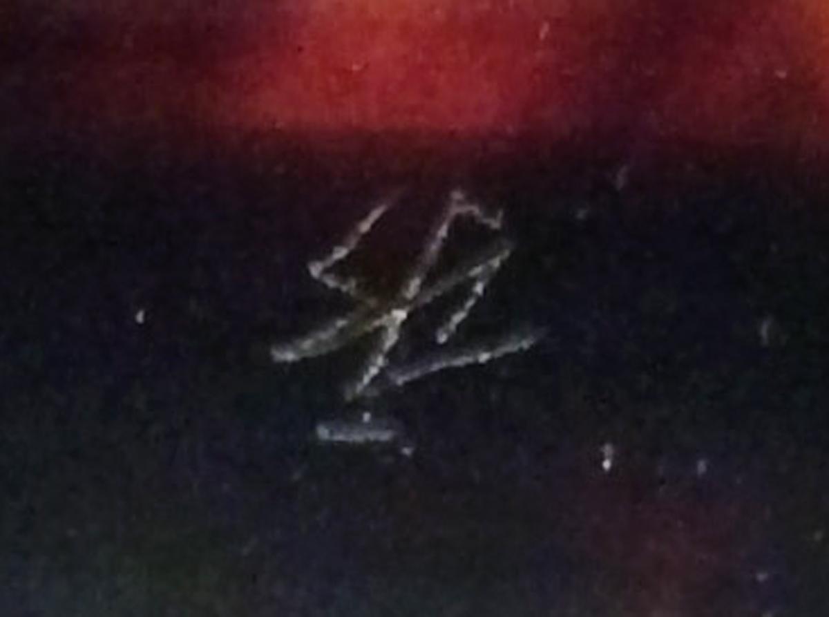 1957.0122.001 A B Box, detail 3