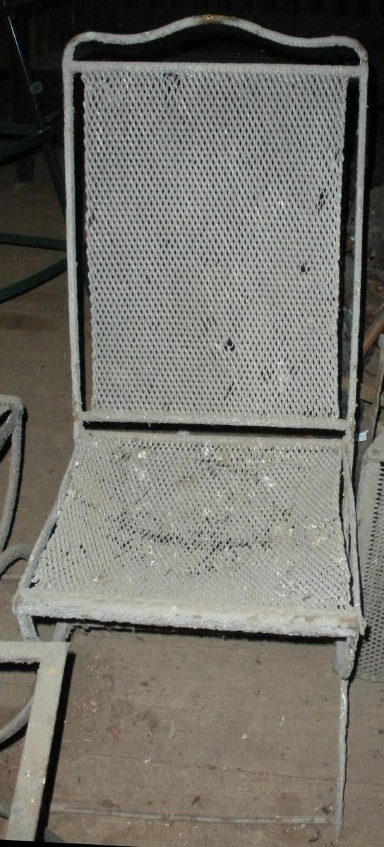 1969.4207.001 chair front view