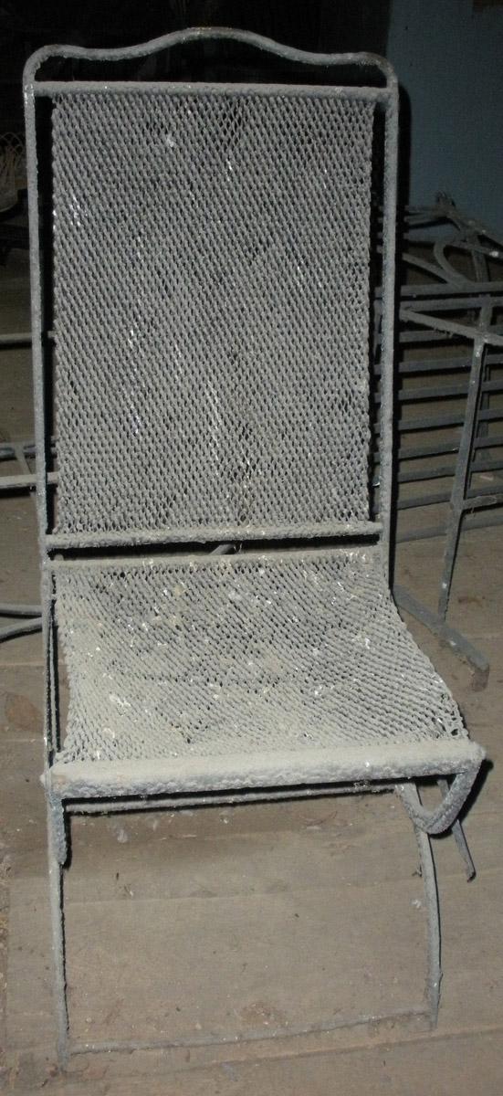 1969.4207.002 chair front view