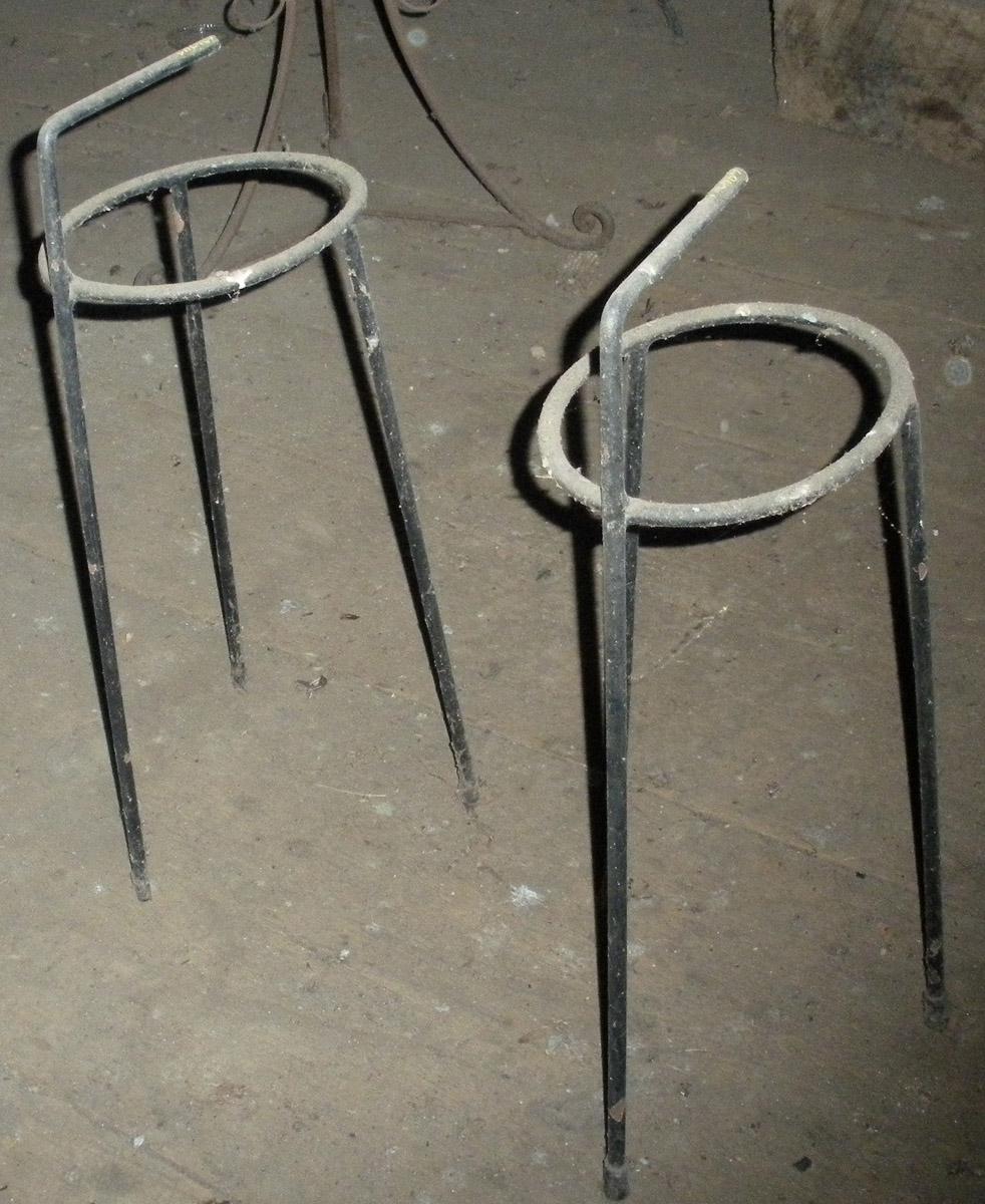1969.4211.001 stand