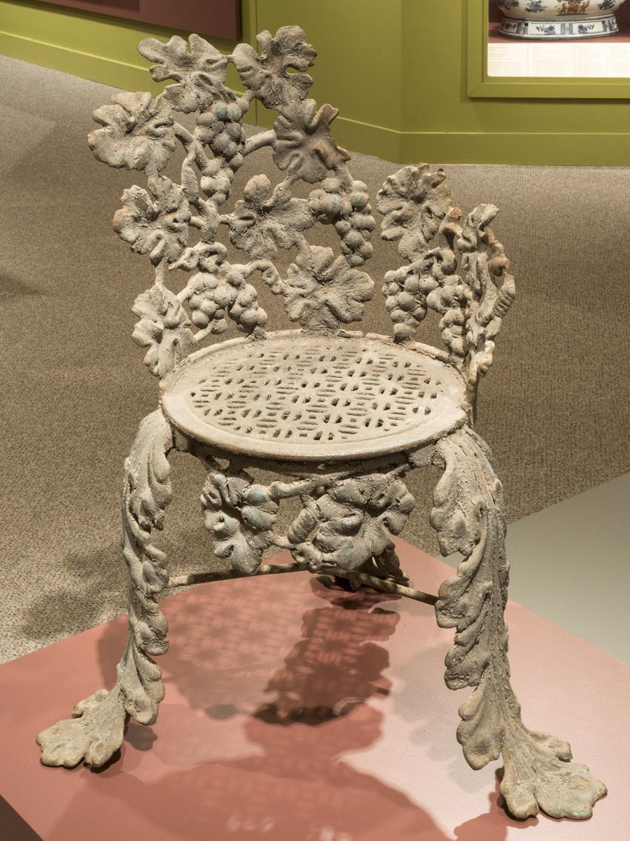 1969.4213 Chair (front view 3)