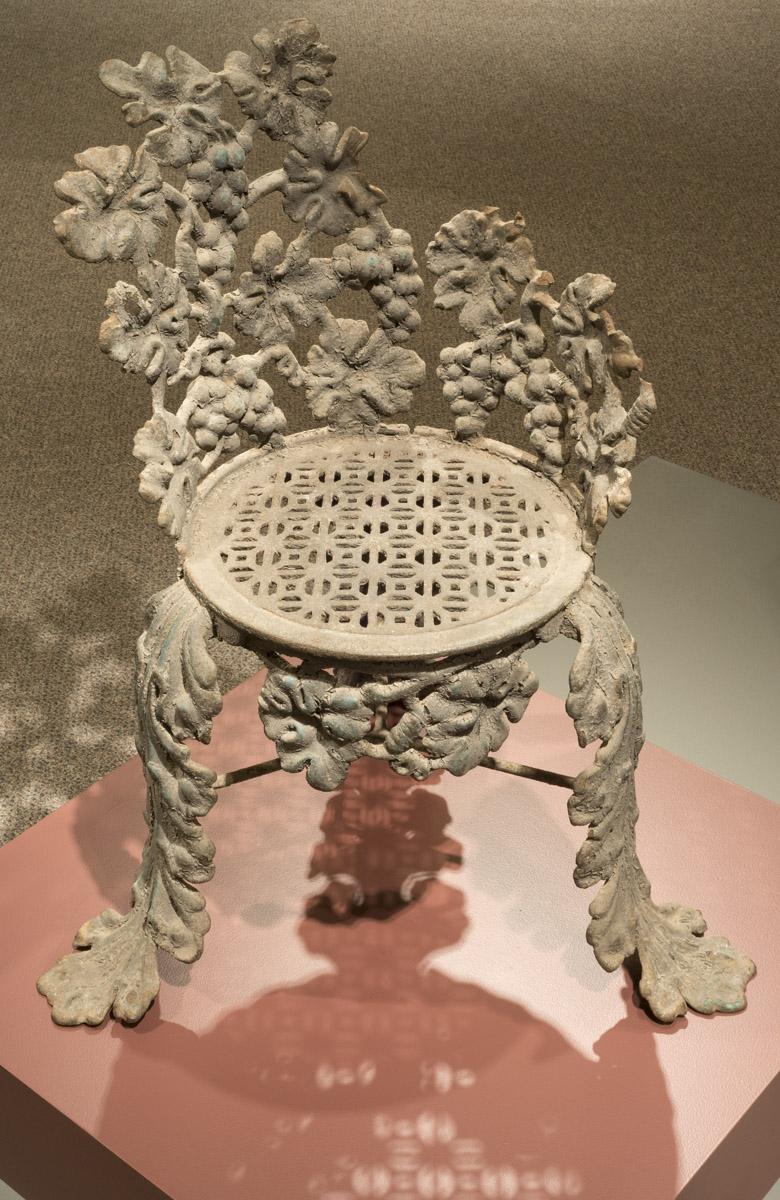1969.4213 Chair (front view 5)