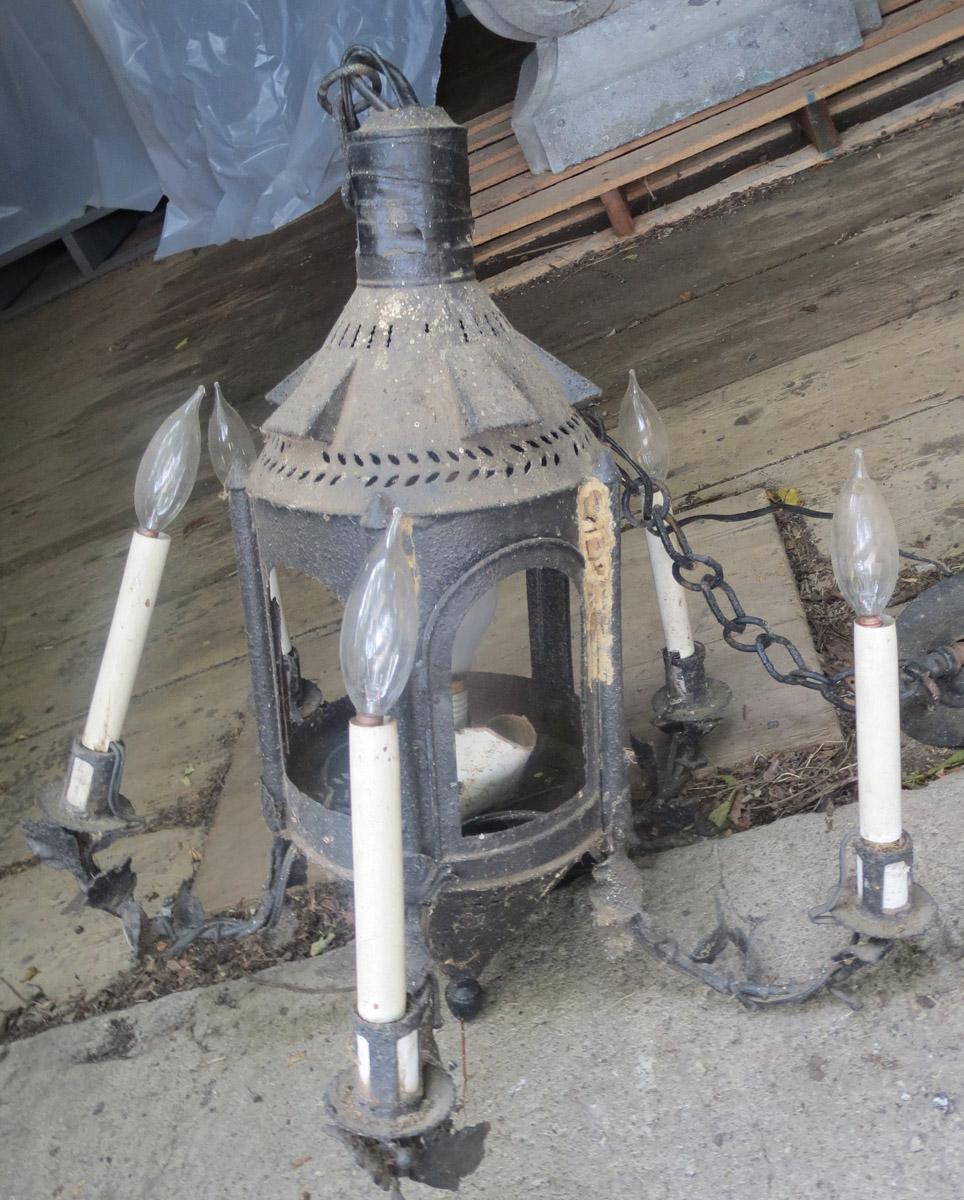 1969.4228.001 chandelier front view