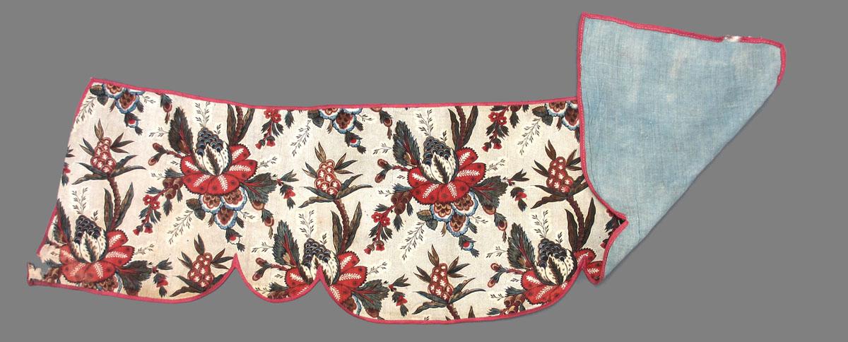 1957.0125.0191 F Valance folded corner
