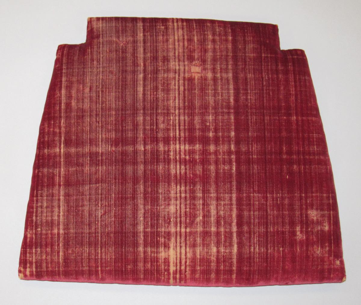 1969.4324 Cushion, Chair pad view 1