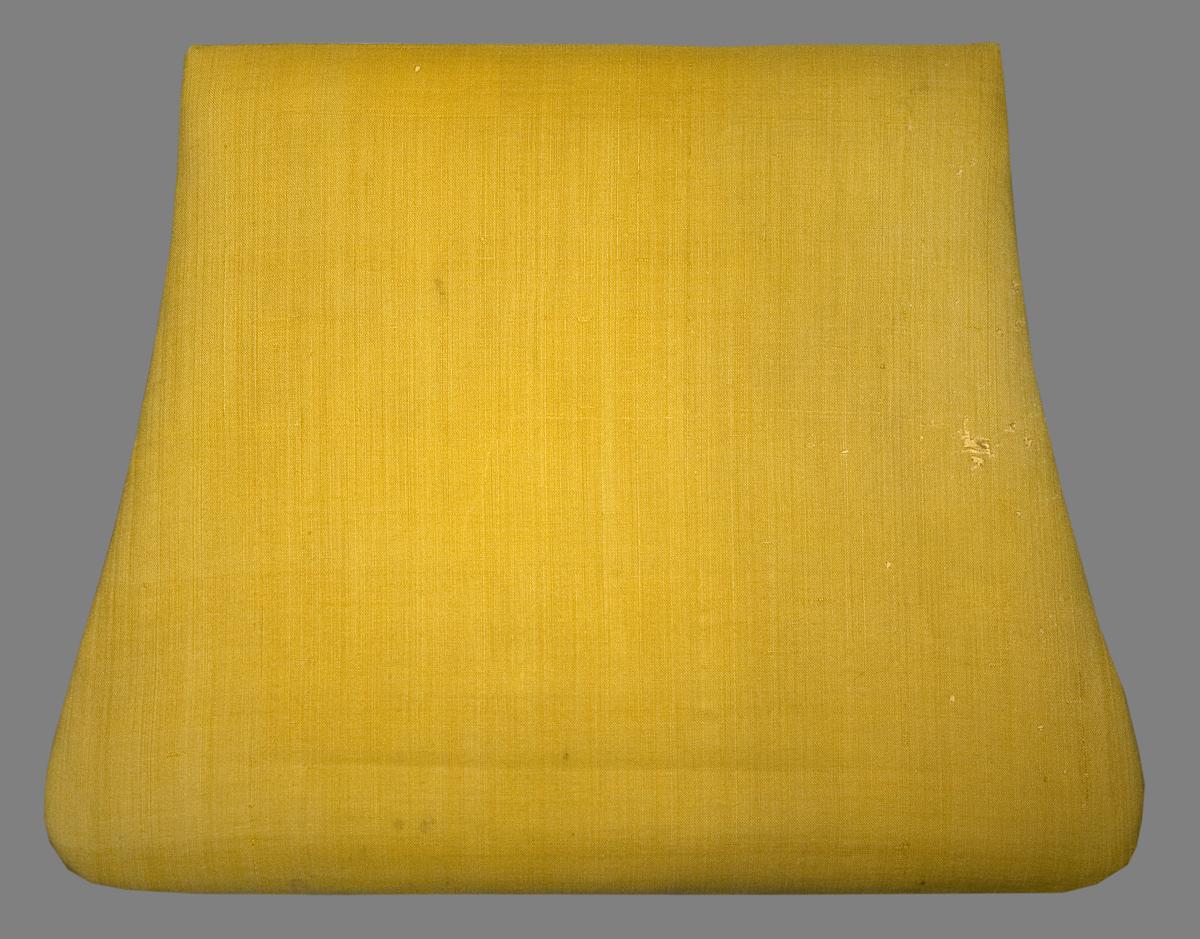1969.4333 Slip seat, view 1