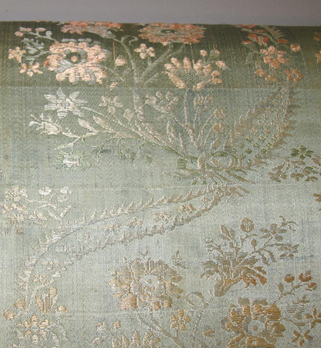 1969.4341 Slip seat fabric detail