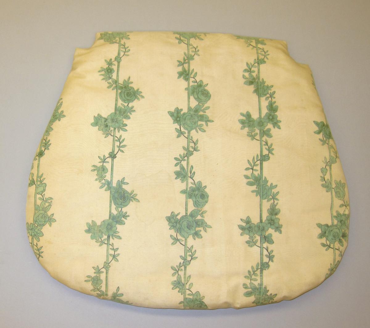 1969.4533 Cushion, chair pad