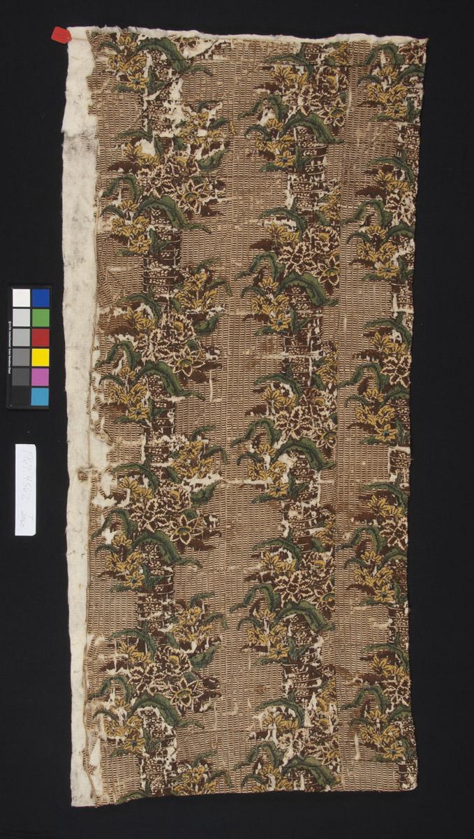 1969.4562 Textile, printed, view 2