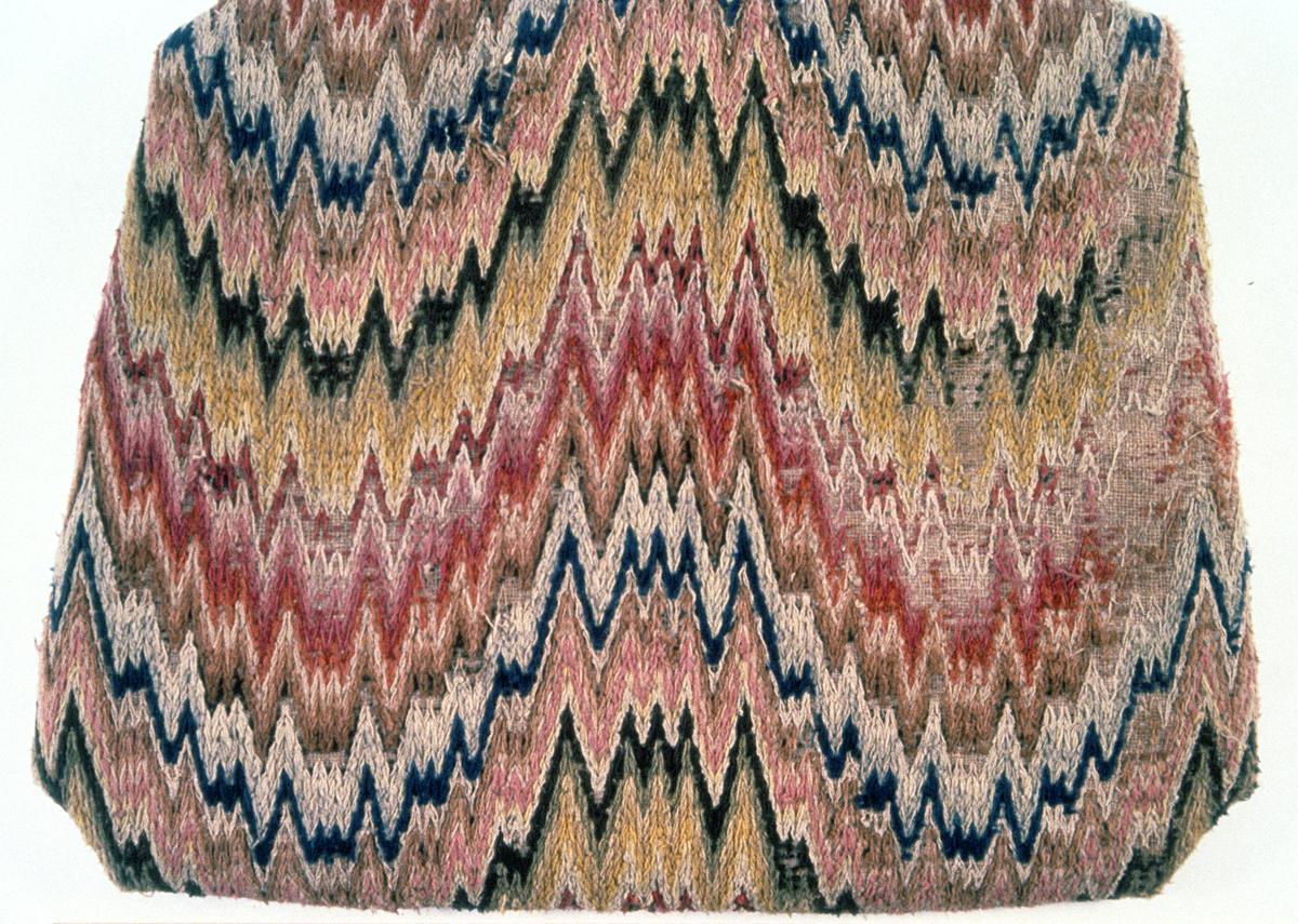 1969.4612 Cushion