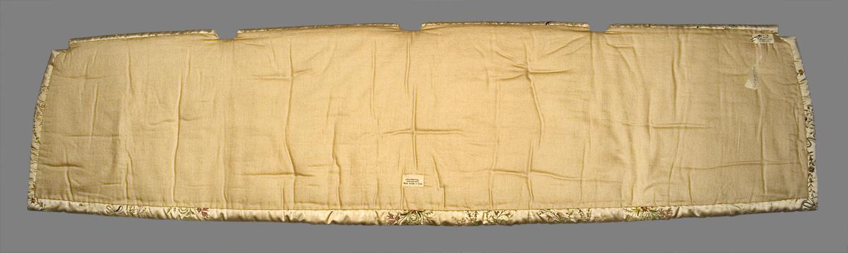 1969.4654 Cushion, Mattress, Verso