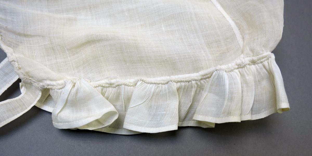 1969.4674 Cap, Ruffle
