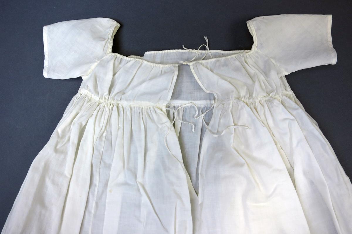 1969.4684 Dress, Detail