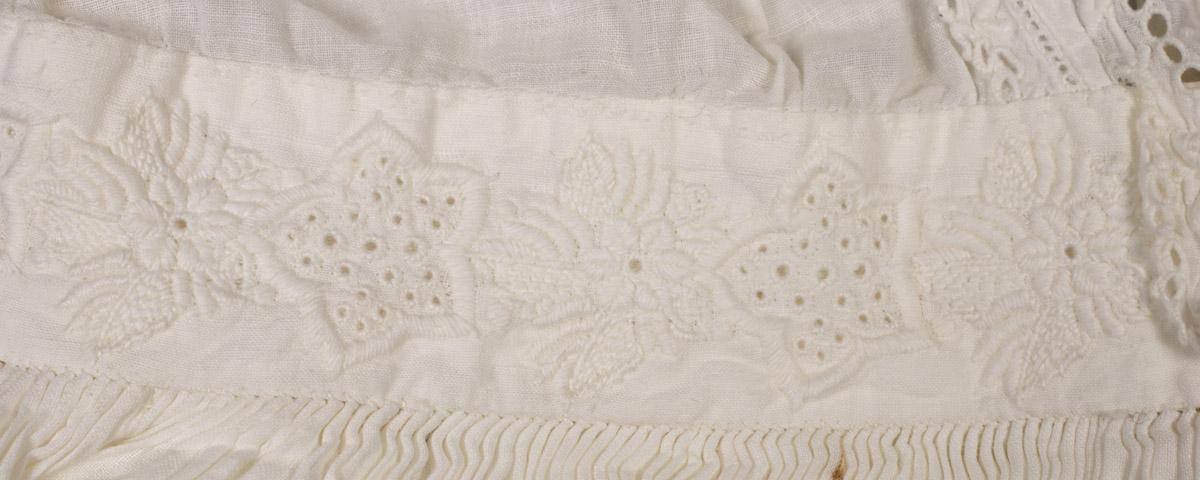 1969.4685 Dress, Child's dress (detail 4)