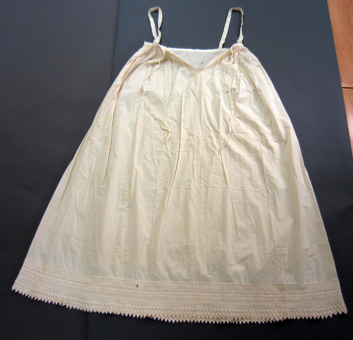 1969.4690 Petticoat, View 1