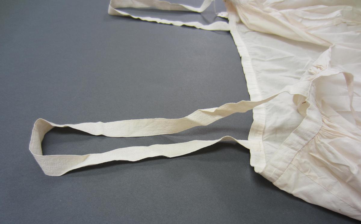 1969.4690 Petticoat, Strap