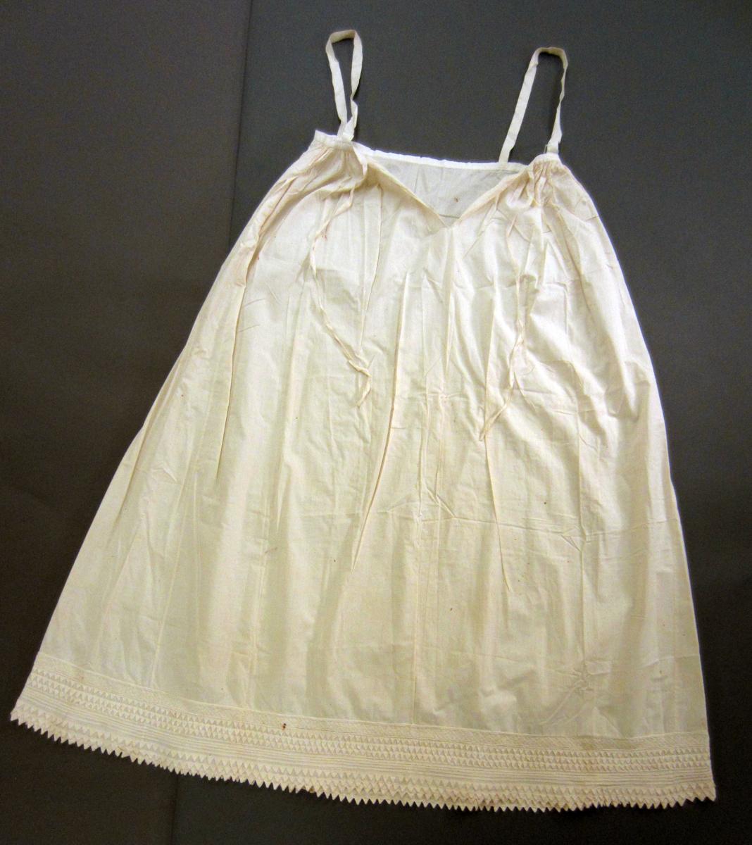 1969.4690 Petticoat, View 2