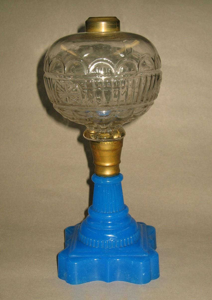 1957.0128.007 Pressed glass oil lamp