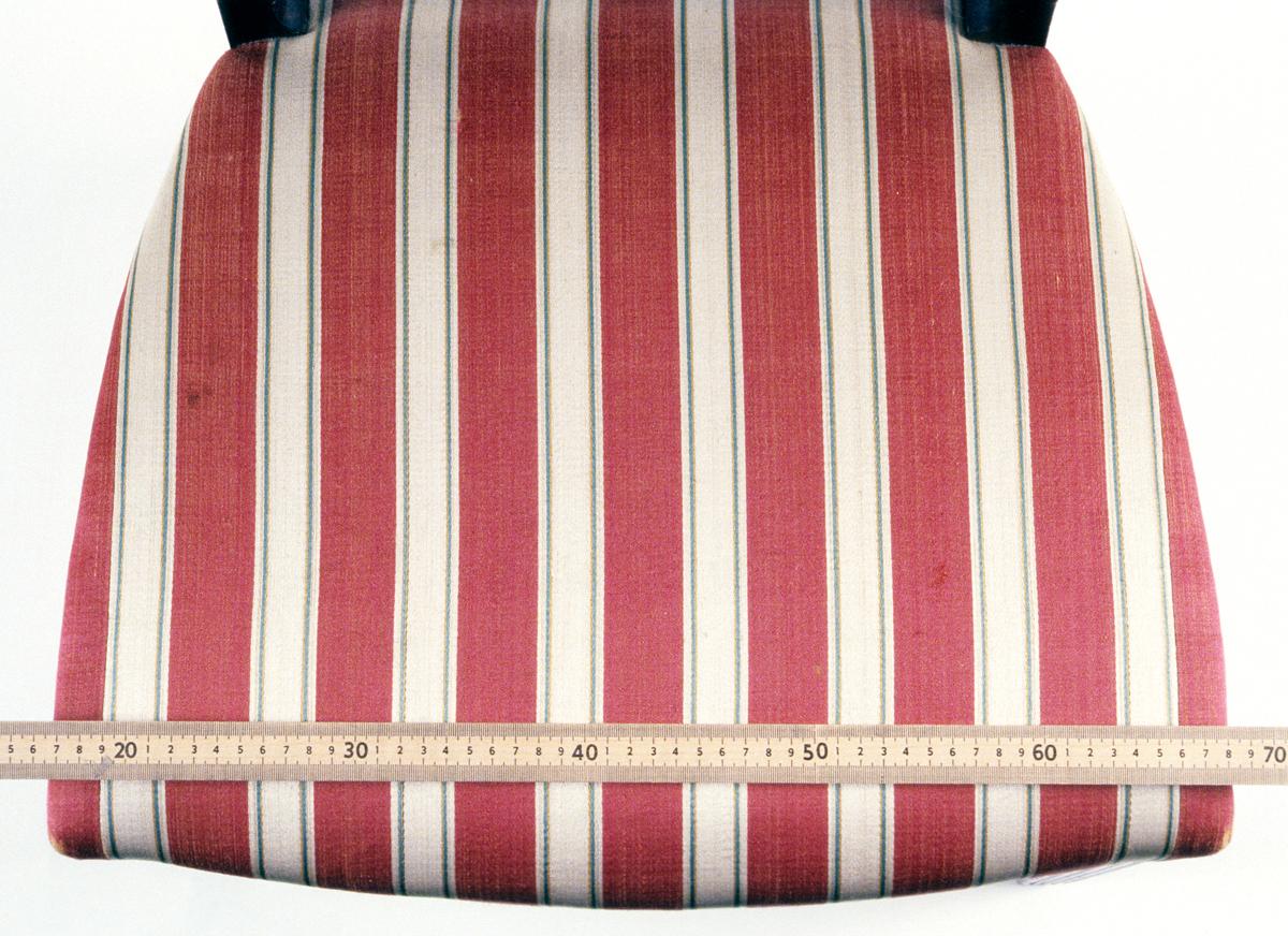 1957.0518.002 Chair, Seat Detail