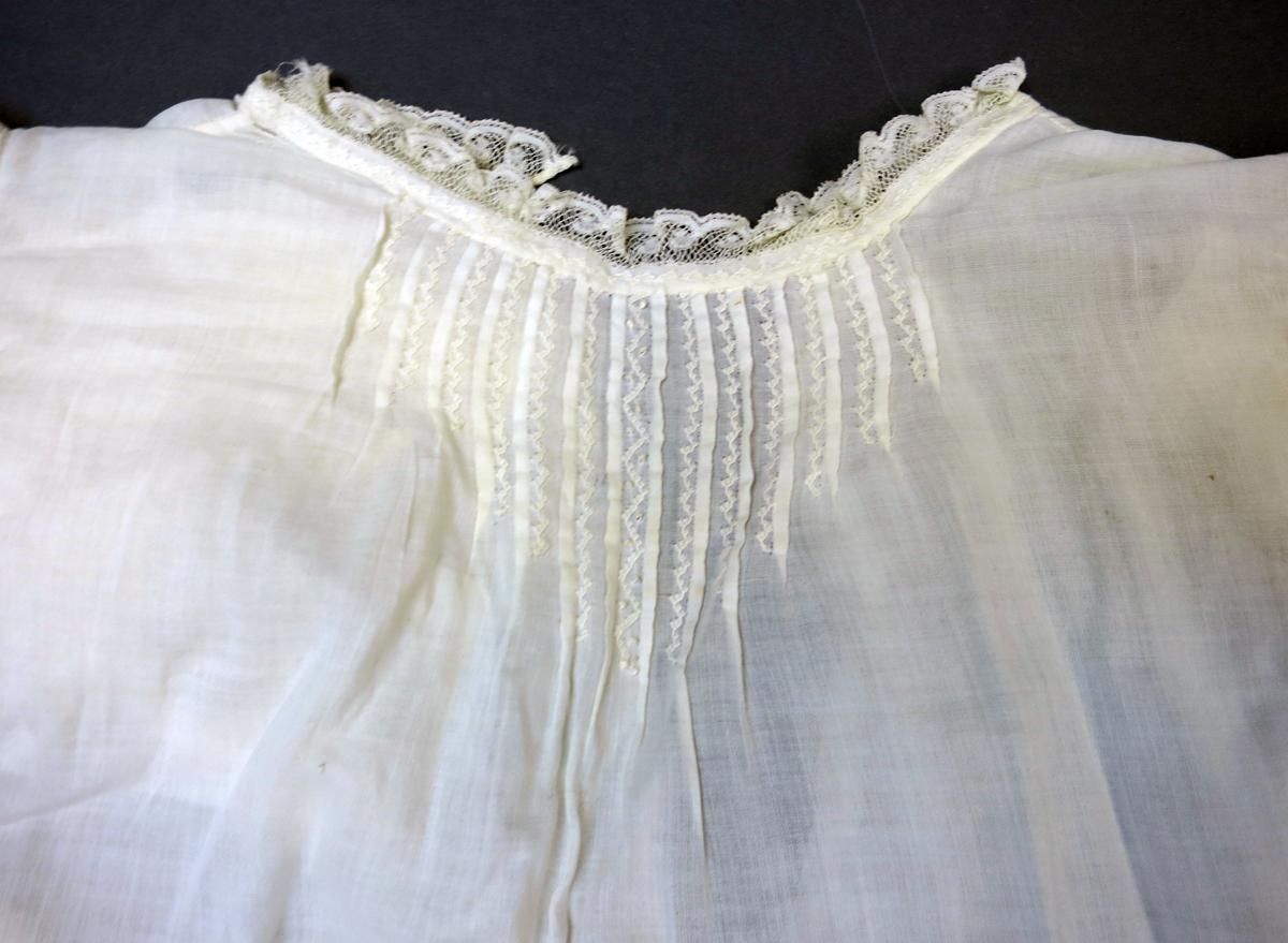 1969.5072 Dress, Bodice