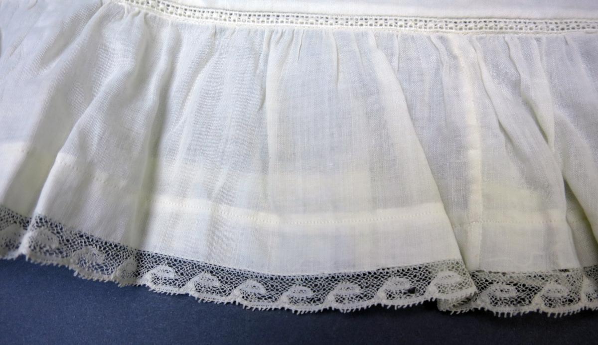 1969.5072 Dress, Hem