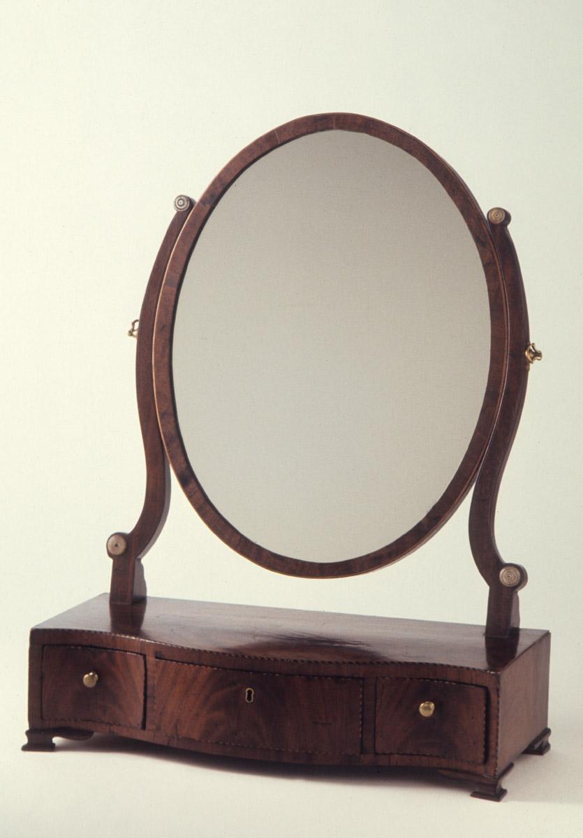 1957.0524 Dressing glass