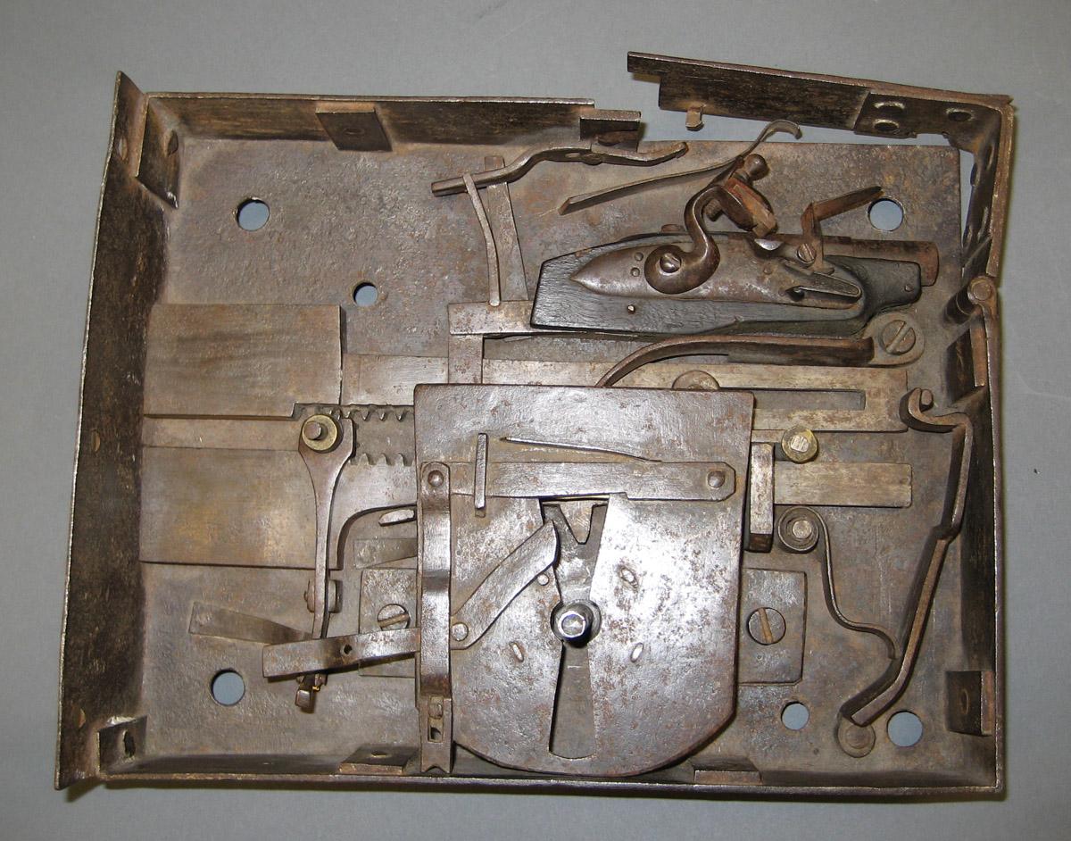 1969.5085 (color, back) Lock
