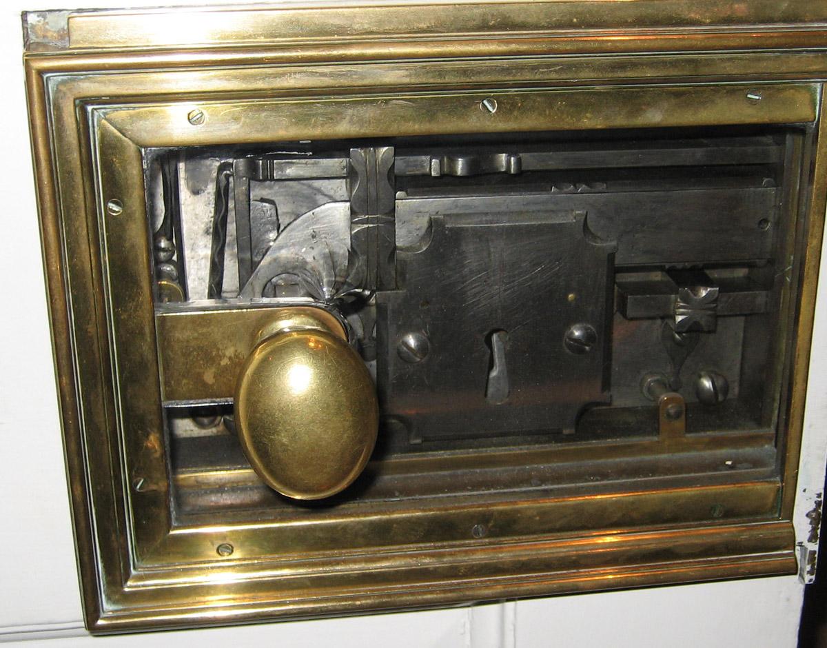 1969.5135 Lock (color reverse)
