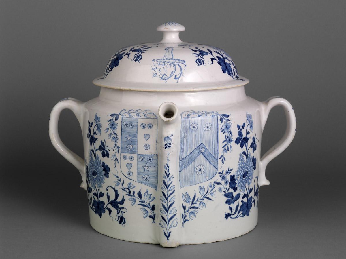 1957.0536 A, B Delft posset pot