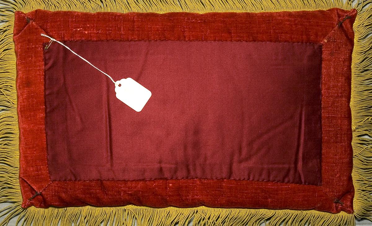 1989.0541 Cushion, Verso