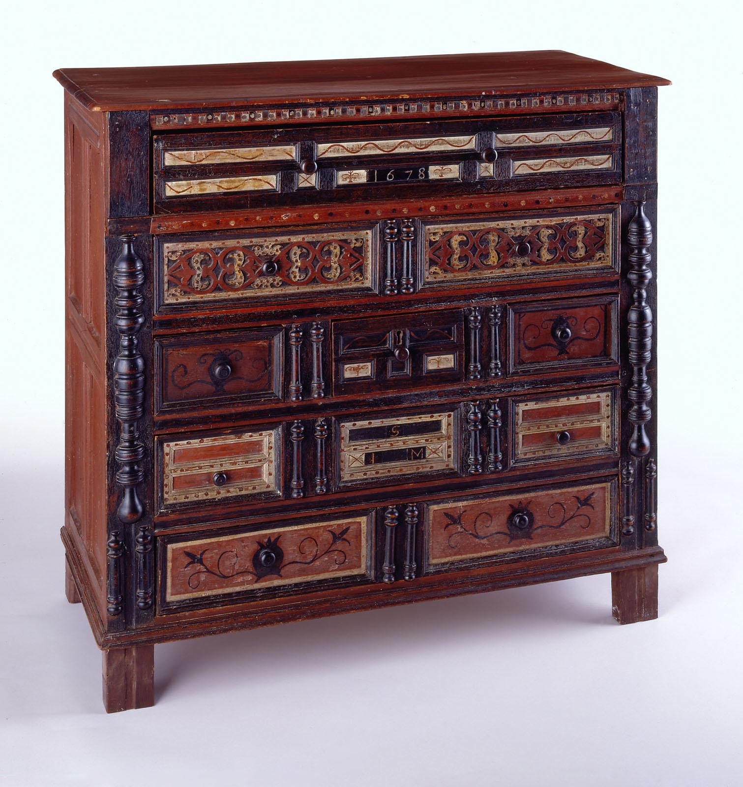 1957.0541 Chest of drawers