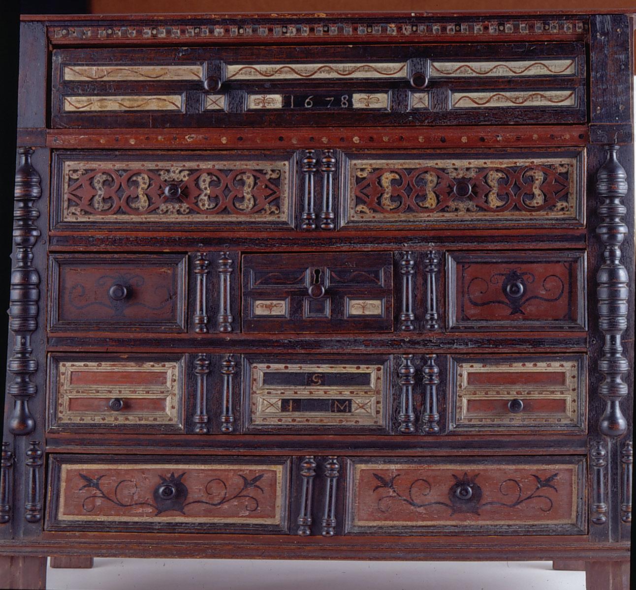 1957.0541 Chest of drawers overall view