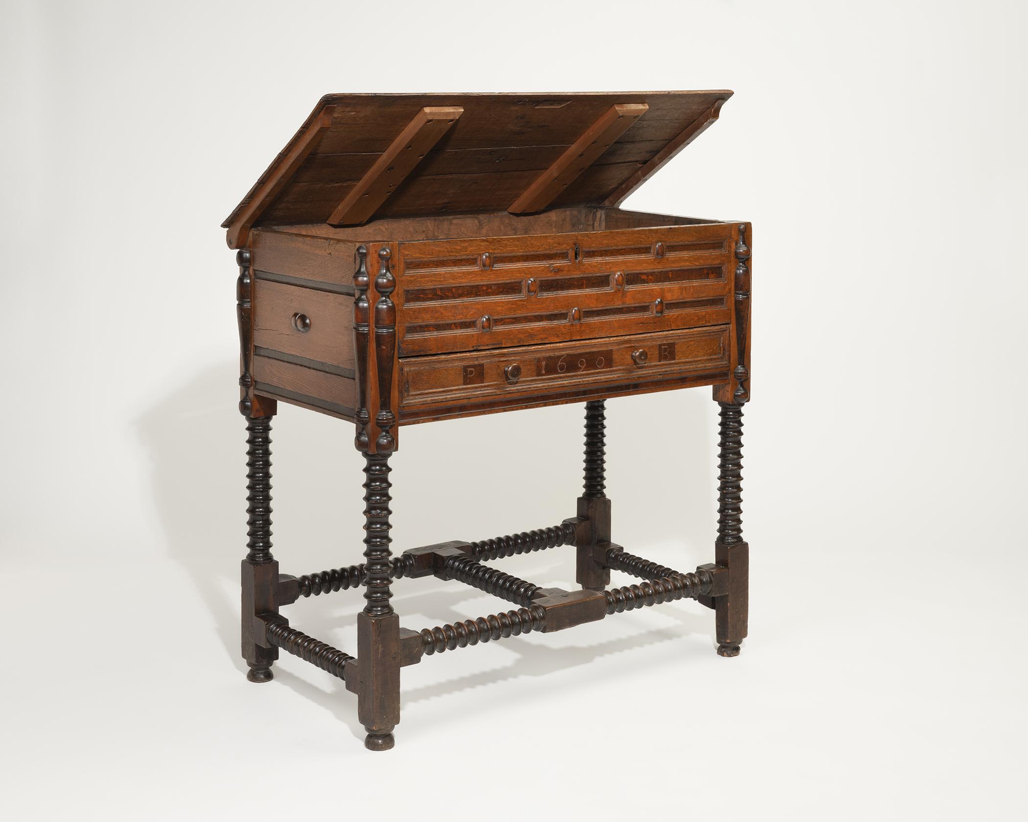 1957.0543  Chest, Chamber table, detail 1