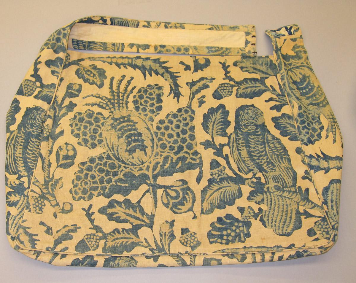 slip cover assoc with chair 1952.0243
