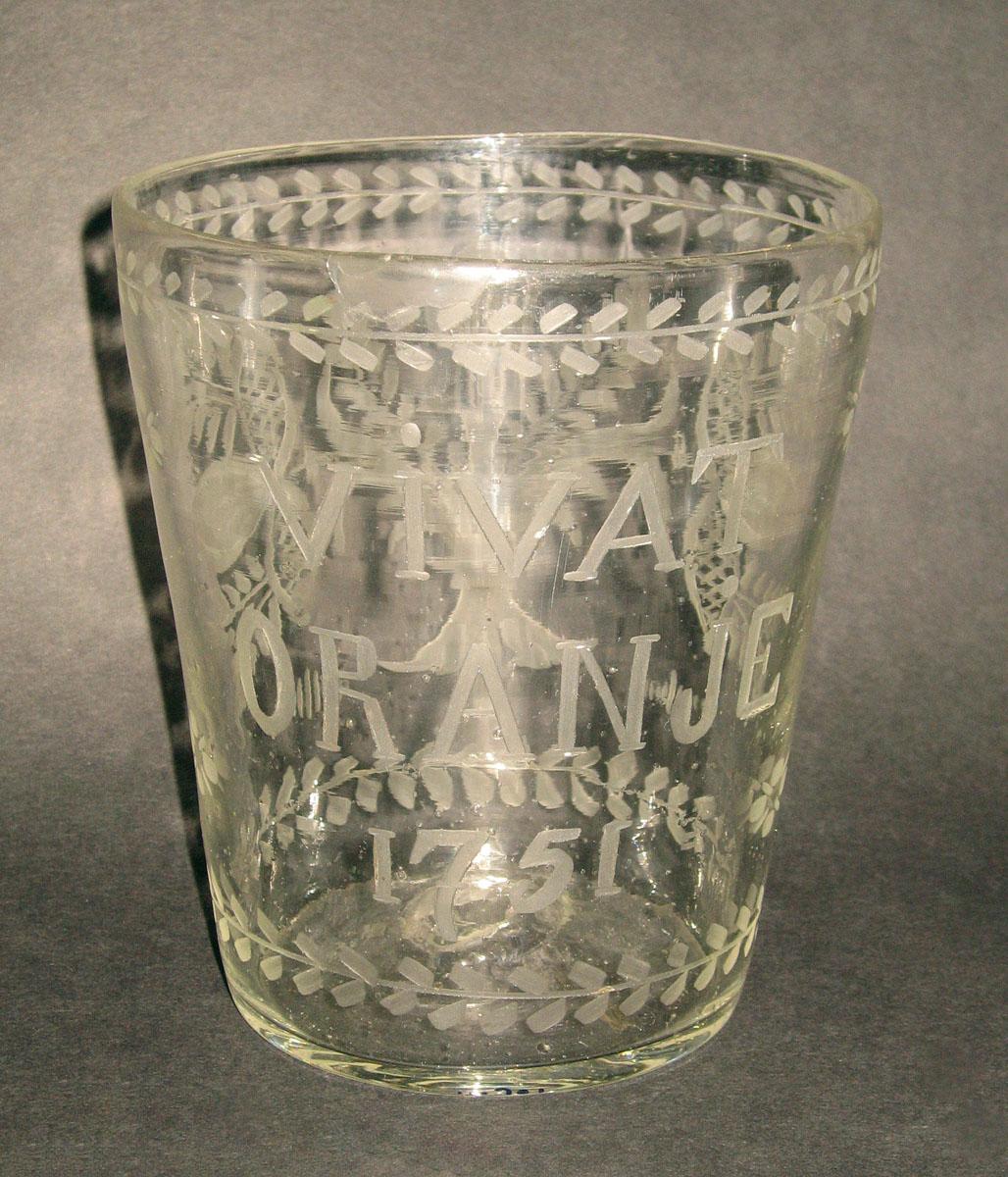 1969.5307 Glass tumbler