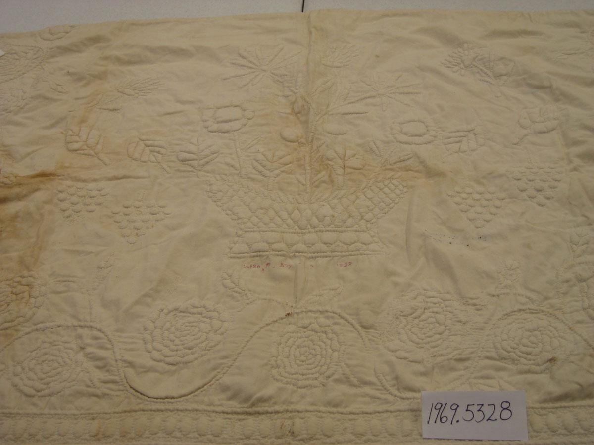 1969.5328 Tablecover