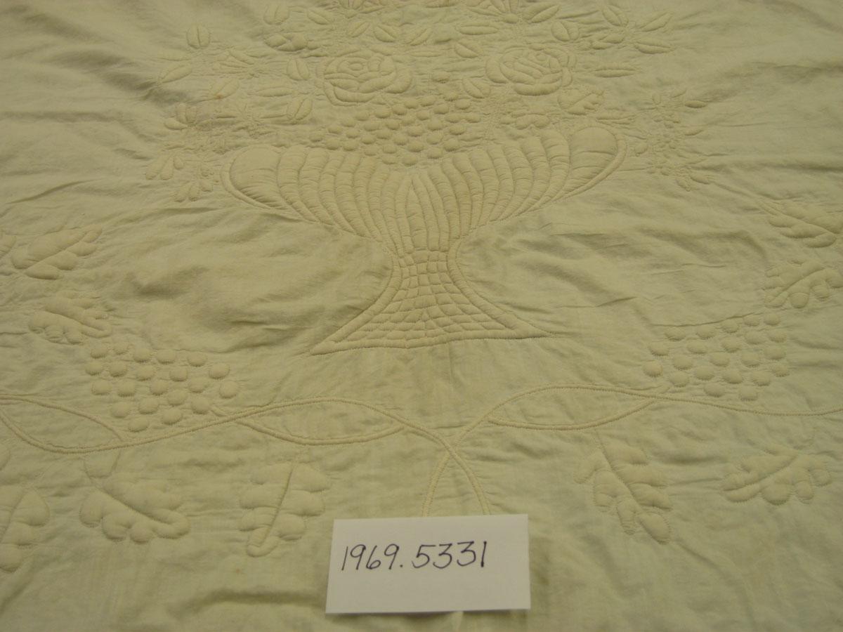 1969.5331 Tablecover