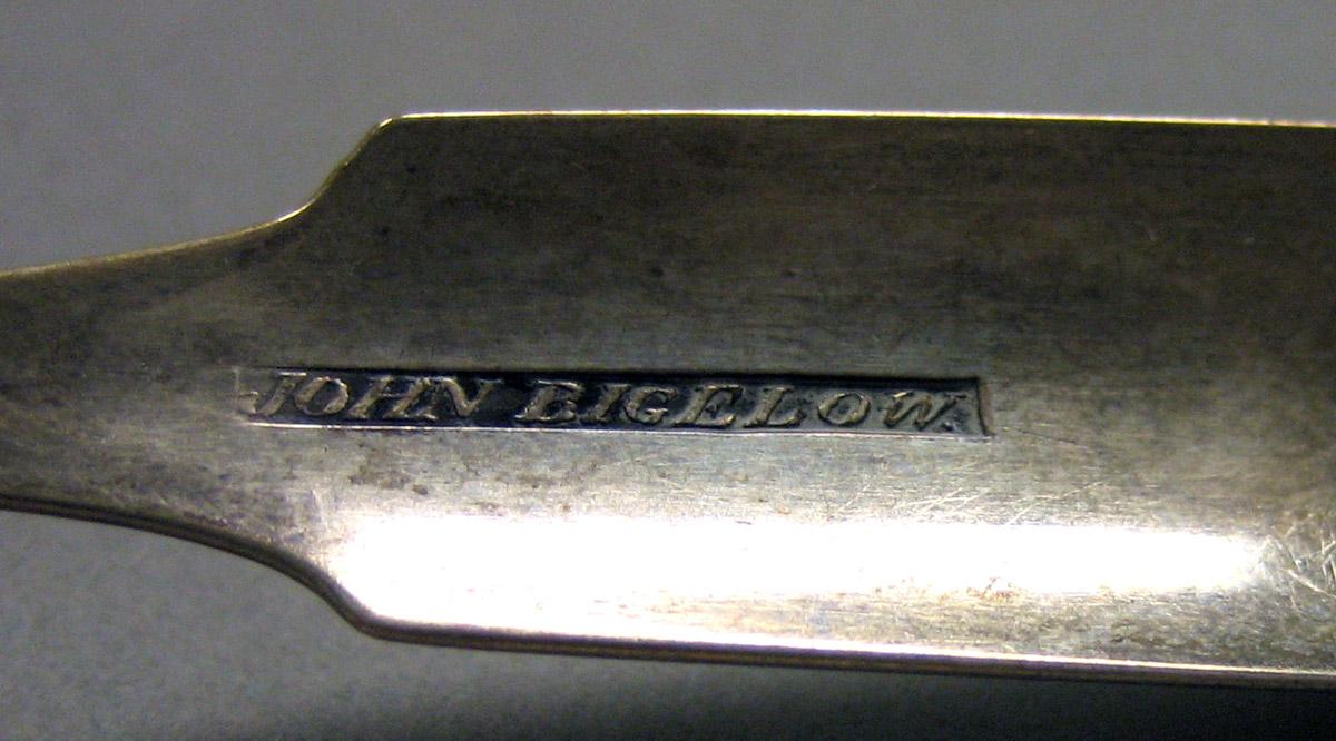 1970.0028 Silver Tongs mark 2