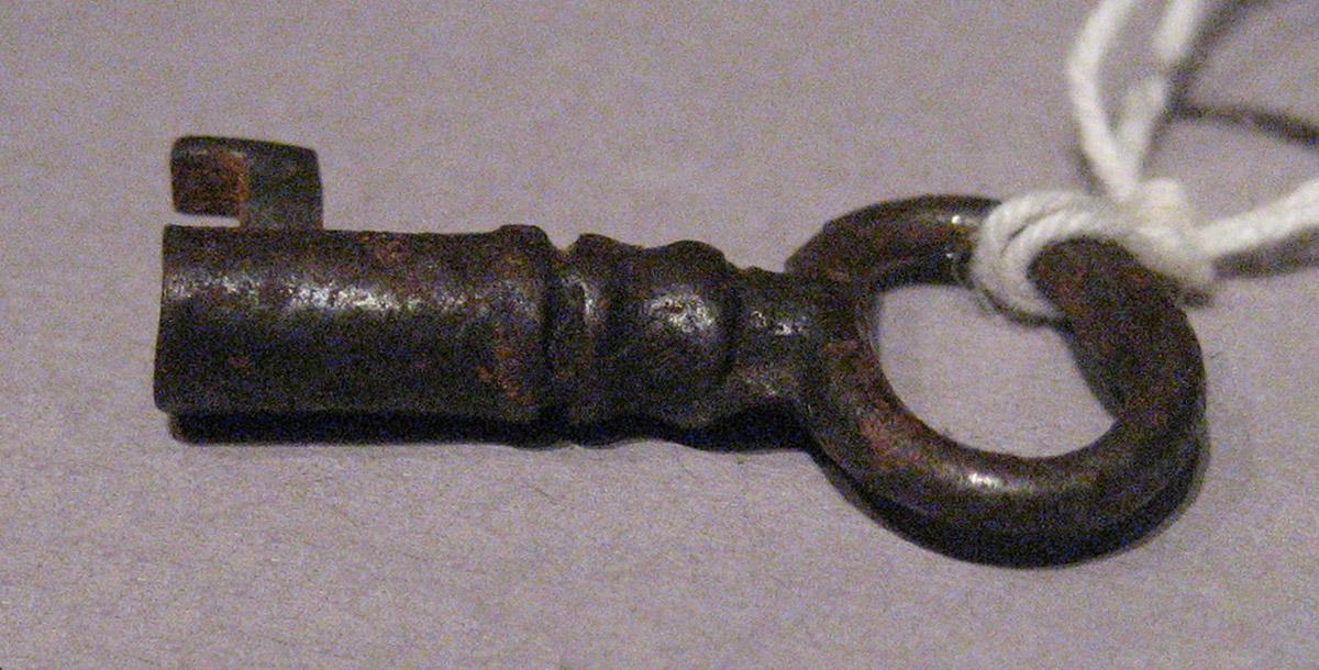 1970.0040 B Key