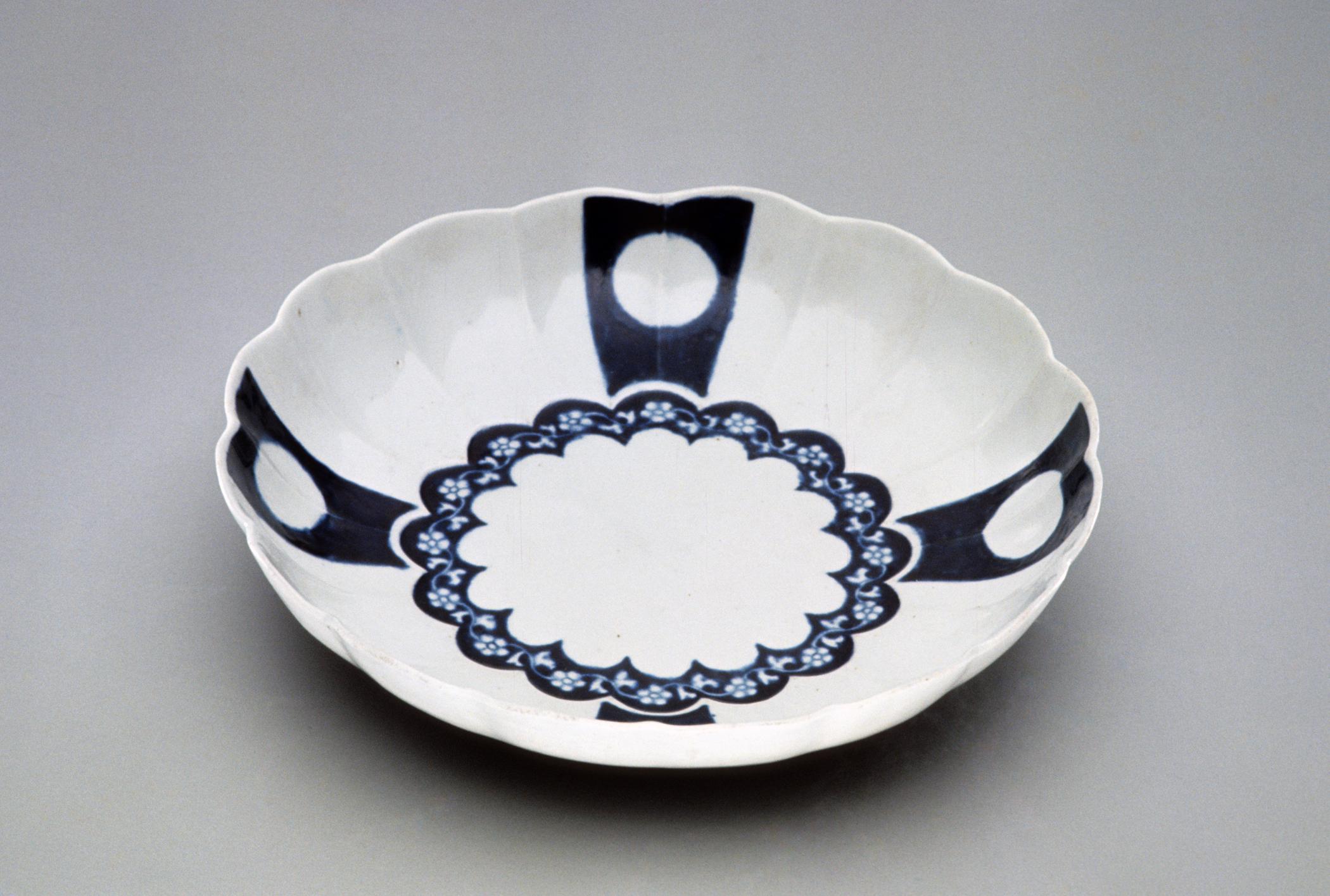 1970.0082 Worcester soft-paste porcelain bowl