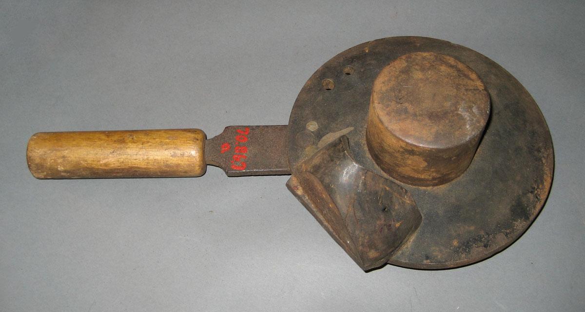 1970.0086.007 A Tool (for glass)