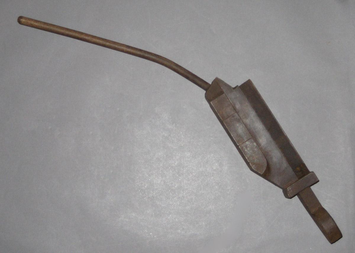 1970.0086.008 A Tool (for Glass)